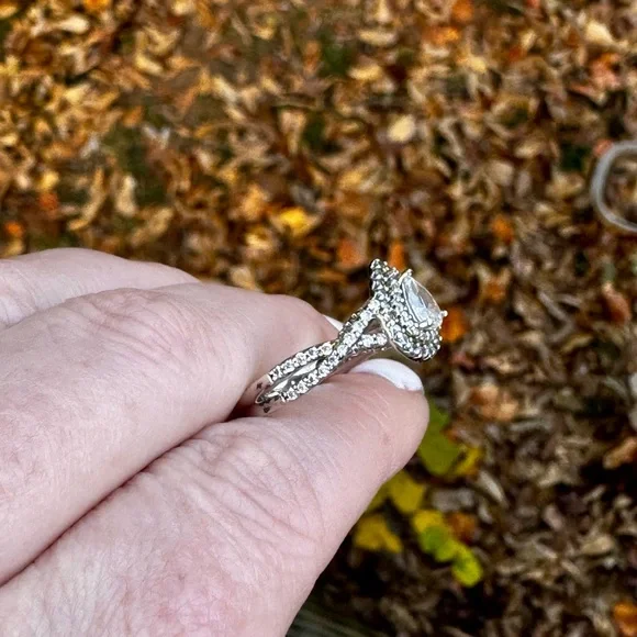 CZ Vera wang replica, .925 silver, size 5.5 - Picture 5 of 7